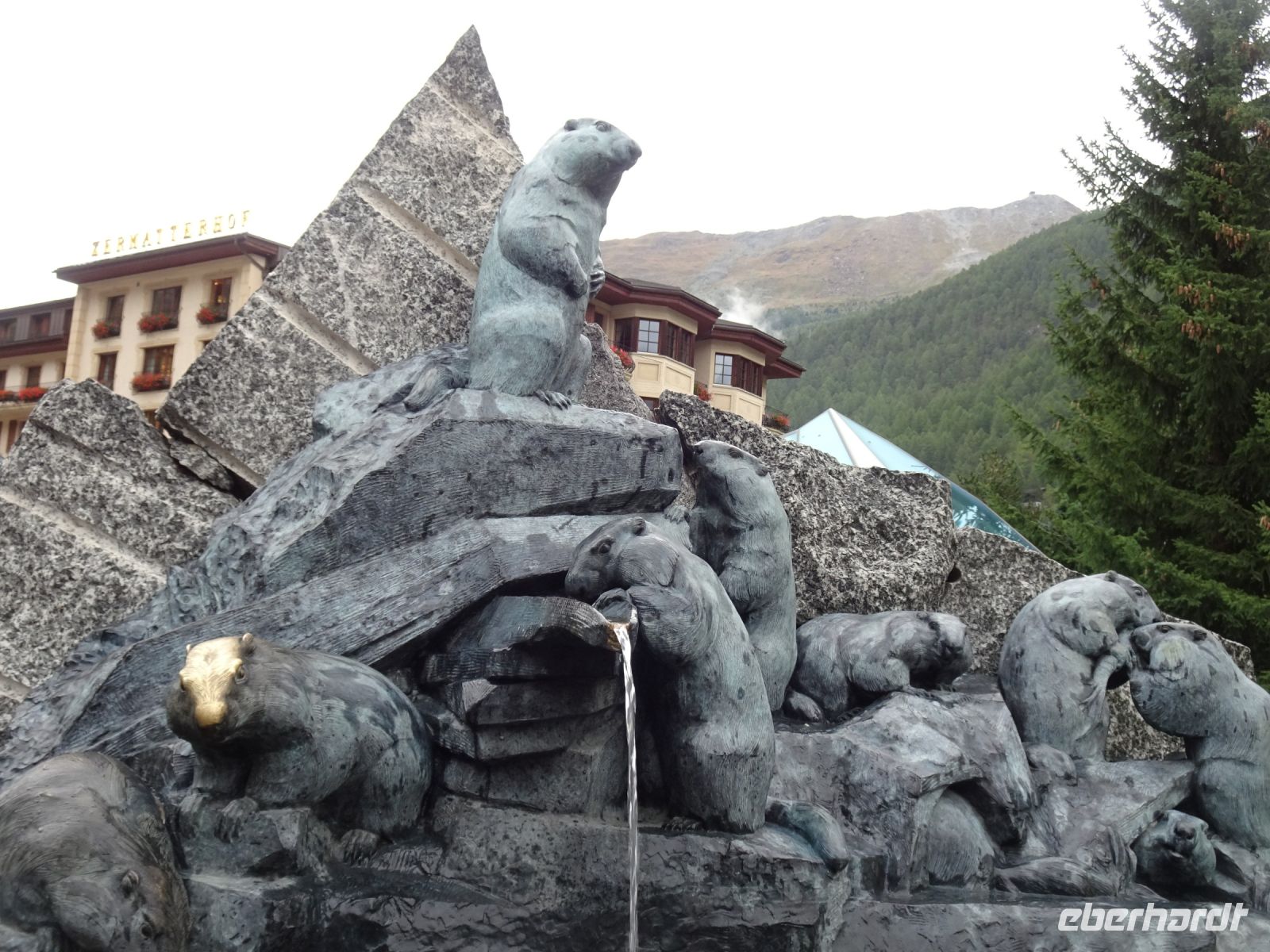 Zermatt, Murmeltierbrunnen &ndash; &copy; Hartwig Köllner (Eberhardt TRAVEL)