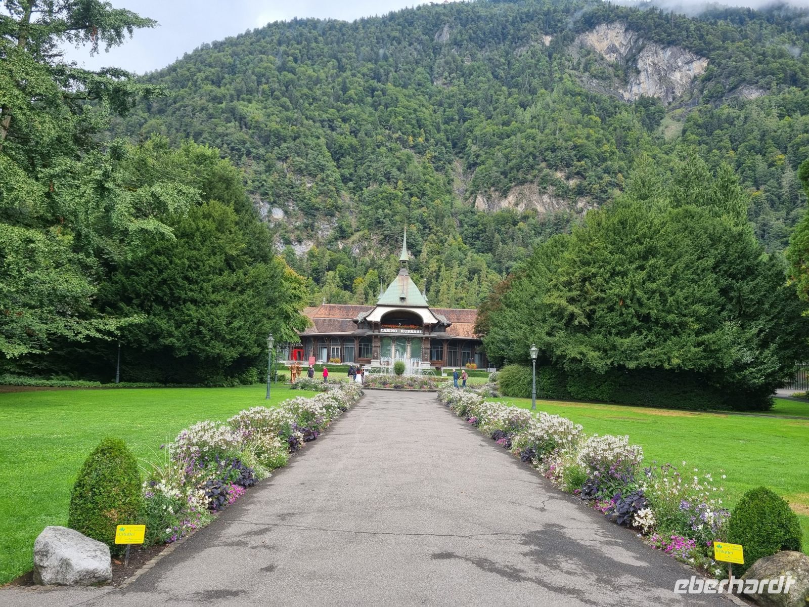 Interlaken (Kurpark mit Casino) &ndash; &copy; Katrin Deutschbein (Eberhardt TRAVEL)