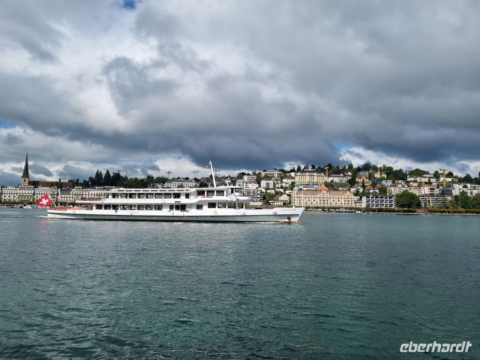 Schifffahrt auf dem Vierwaldstättersee (Ankunft in Luzern) &ndash; &copy; Katrin Deutschbein (Eberhardt TRAVEL)