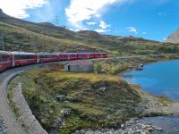 Fahrt mit dem Bernina-Express... - Lago Bianco &ndash; &copy; Katrin Deutschbein (Eberhardt TRAVEL)