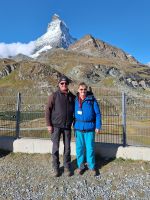 313 Zermatt - Ausflug auf das Kleine Matterhorn - Station Schwarzsee - Reiseleiterin Annette und Chauffeur Jörg &ndash; &copy; Annette Probst-Weise (Eberhardt TRAVEL)