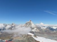 351 Zermatt -Auf dem Kleine Matterhorn - das Matterhorn versteckt sich etwas &ndash; &copy; Annette Probst-Weise (Eberhardt TRAVEL)