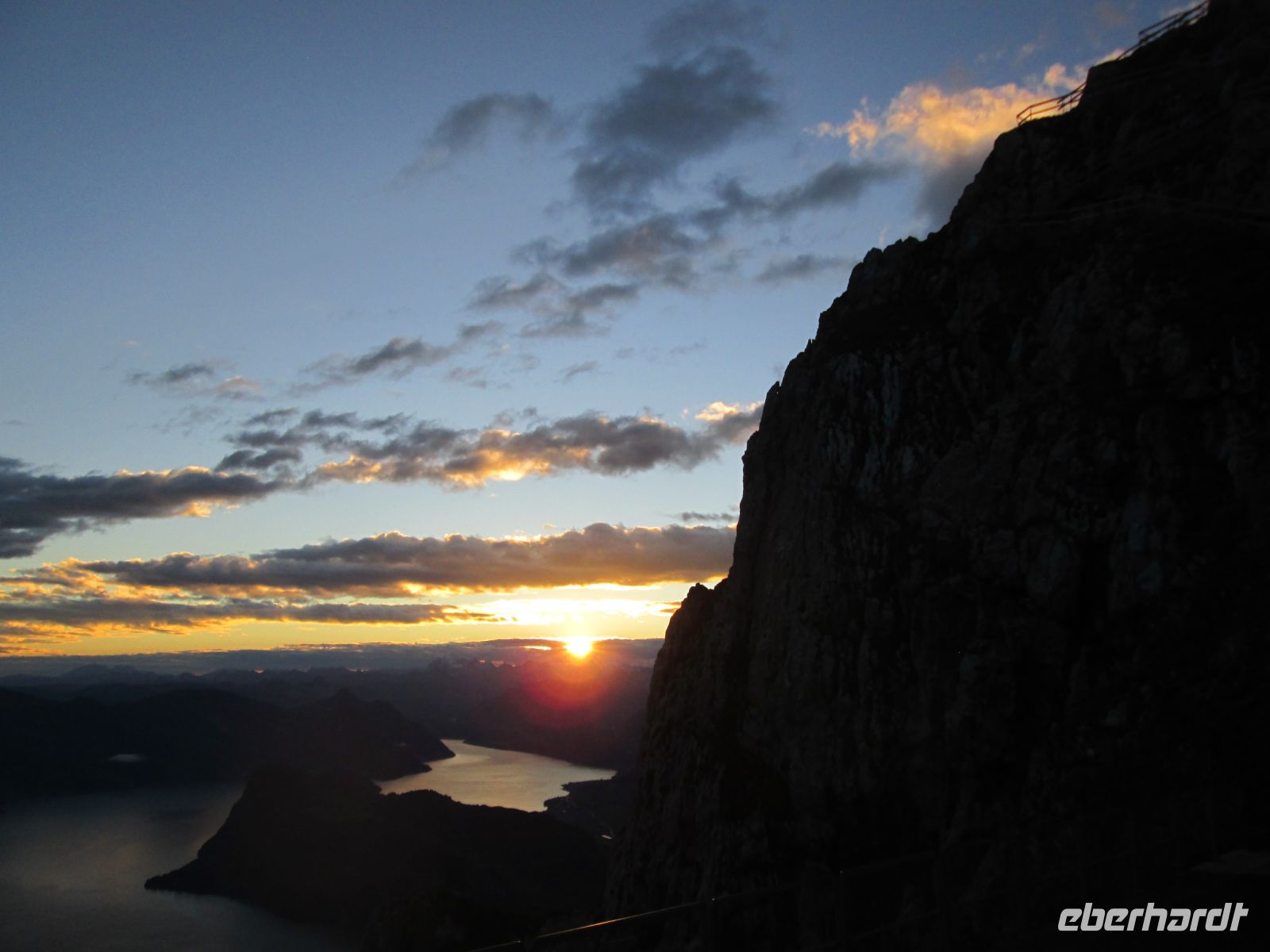 Sonnenaufgang vom Pilatus betrachtet &ndash; &copy; Heike Heinen (Eberhardt TRAVEL)