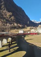 063 Fahrt mit dem Bernina Express - Kreisviadukt Brusio &ndash; &copy; Annette Probst-Weise (Eberhardt TRAVEL)