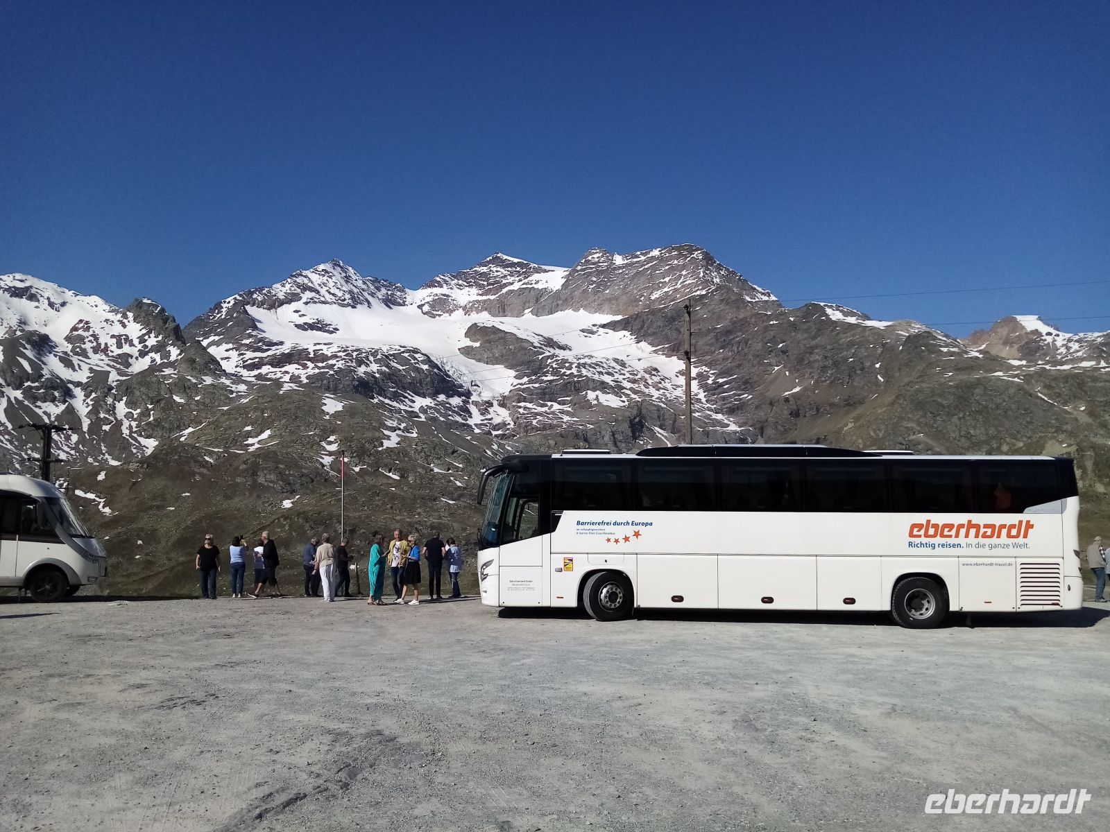Farblich abgestimmt - unser Erberhardt Reisebus &ndash; &copy; Ute Solf (Eberhardt TRAVEL)