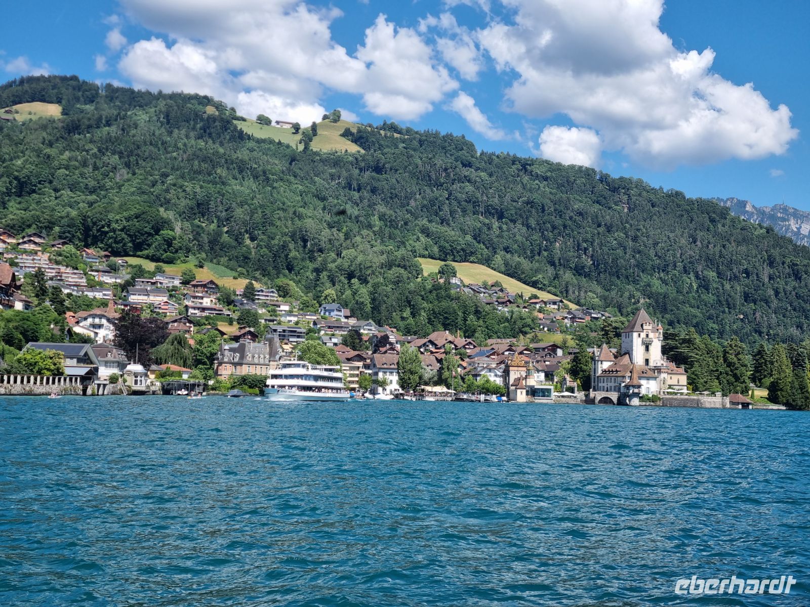 Schifffahrt auf dem Thunersee - Schloss Oberhofen &ndash; &copy; Katrin Deutschbein (Eberhardt TRAVEL)