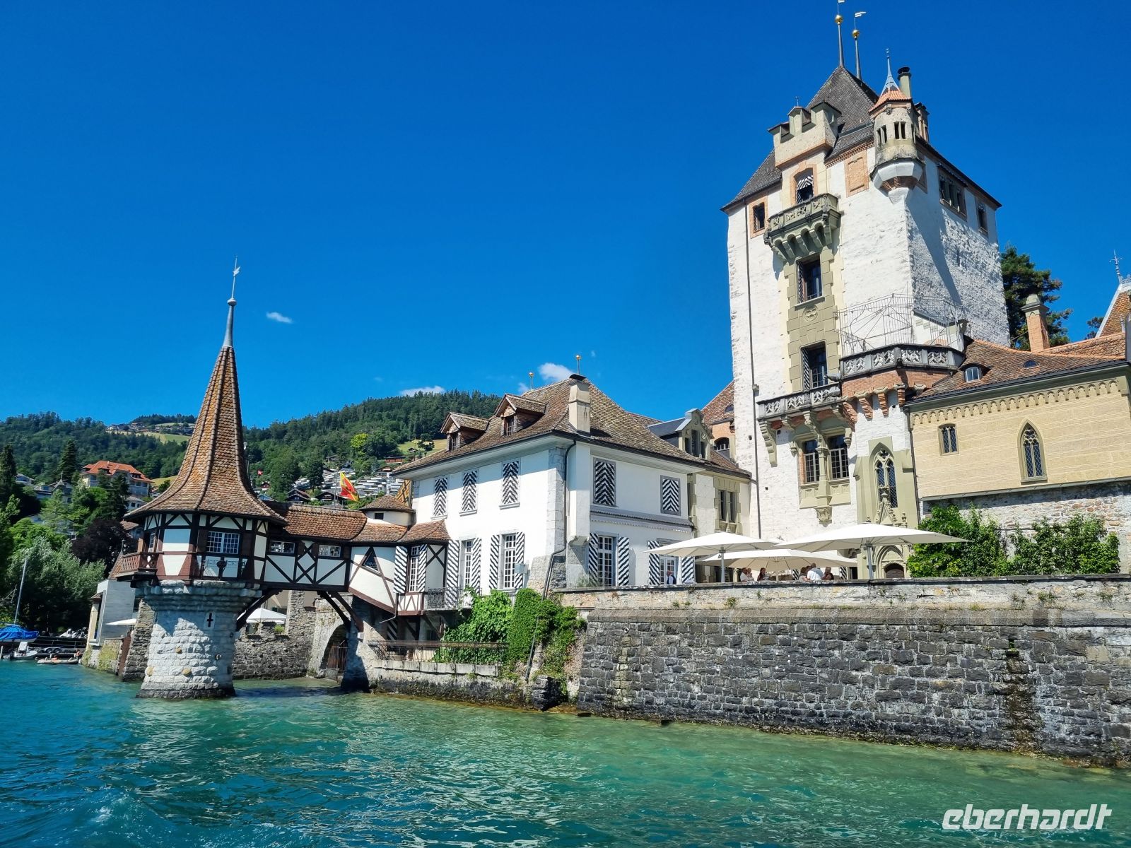 Schifffahrt auf dem Thunersee - Schloss Oberhofen &ndash; &copy; Katrin Deutschbein (Eberhardt TRAVEL)