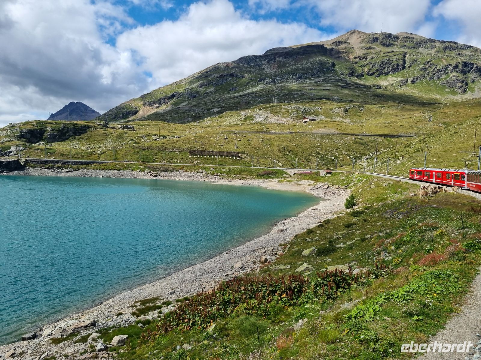 Fahrt mit dem Bernina-Express (Lago Bianco) &ndash; &copy; Katrin Deutschbein (Eberhardt TRAVEL)