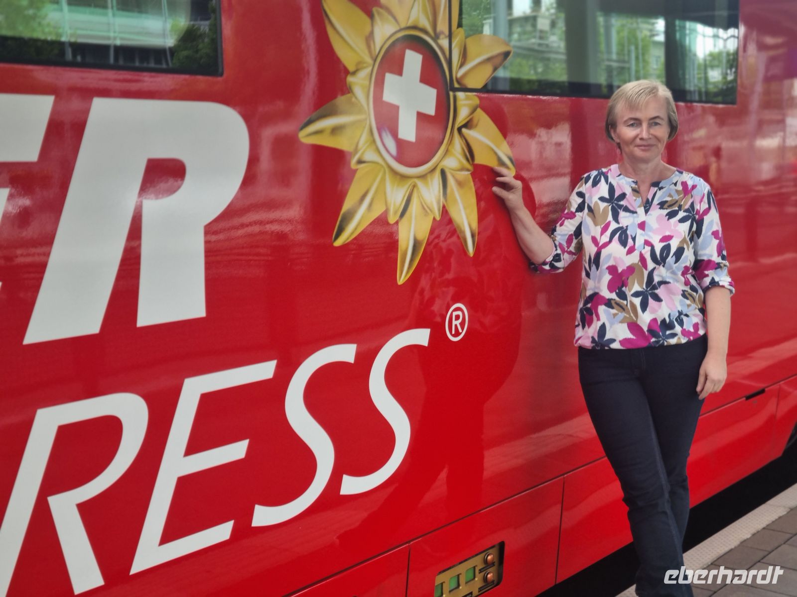 Fahrt mit dem Glacier-Express (Reiseleiterin Katrin) &ndash; &copy; Katrin Deutschbein (Eberhardt TRAVEL)