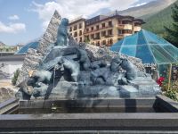 Zermatt (Murmeltierbrunnen) &ndash; &copy; Katrin Deutschbein (Eberhardt TRAVEL)