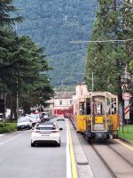 037 Ausflug mit dem Bernina Express - Der Zug wird zur Straßenbahn &ndash; &copy; Annette Probst-Weise (Eberhardt TRAVEL)