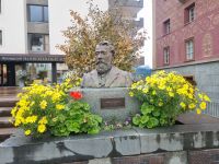 St. Moritz (Bronze-Büste von Johannes Badrutt) &ndash; &copy; Katrin Deutschbein (Eberhardt TRAVEL)