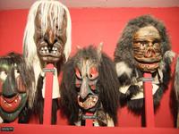 Schaurige Masken im Lötschentalmuseum &ndash; &copy; Martina Pötschke (Eberhardt TRAVEL)