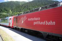 Durchfahrt des Glacier-Express in Niederwald &ndash; &copy; Katrin Deutschbein (Eberhardt TRAVEL)