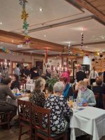103 Silvester Berner Oberland - Interlaken  - Silvesterfeier im festlich geschmückten Saal &ndash; &copy; Annette Probst-Weise (Eberhardt TRAVEL)