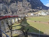 Fahrt mit dem Bernina-Express - Kreisviadukt von Brusio &ndash; &copy; Katrin Deutschbein (Eberhardt TRAVEL)