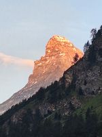 080 Zermatt - Sonnenaufgang - das Matterg´horn wir golden angestrahlt &ndash; &copy; Annette Probst-Weise (Eberhardt TRAVEL)
