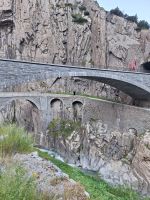 200 Fahrt nach Realp - Stopp in der Schöllenenschlucht an der Teufelsbrücke &ndash; &copy; Annette Probst-Weise (Eberhardt TRAVEL)