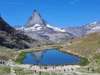 Riffelsee mit Wiederspieglung &ndash; &copy; Gisela Hohlfeld (Eberhardt TRAVEL)