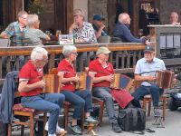 musikalische Straßen-Unterhaltung Zermatt &ndash; &copy; Gisela Hohlfeld (Eberhardt TRAVEL)