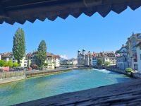 Abfluß durch die Reuss &ndash; &copy; Gisela Hohlfeld (Eberhardt TRAVEL)