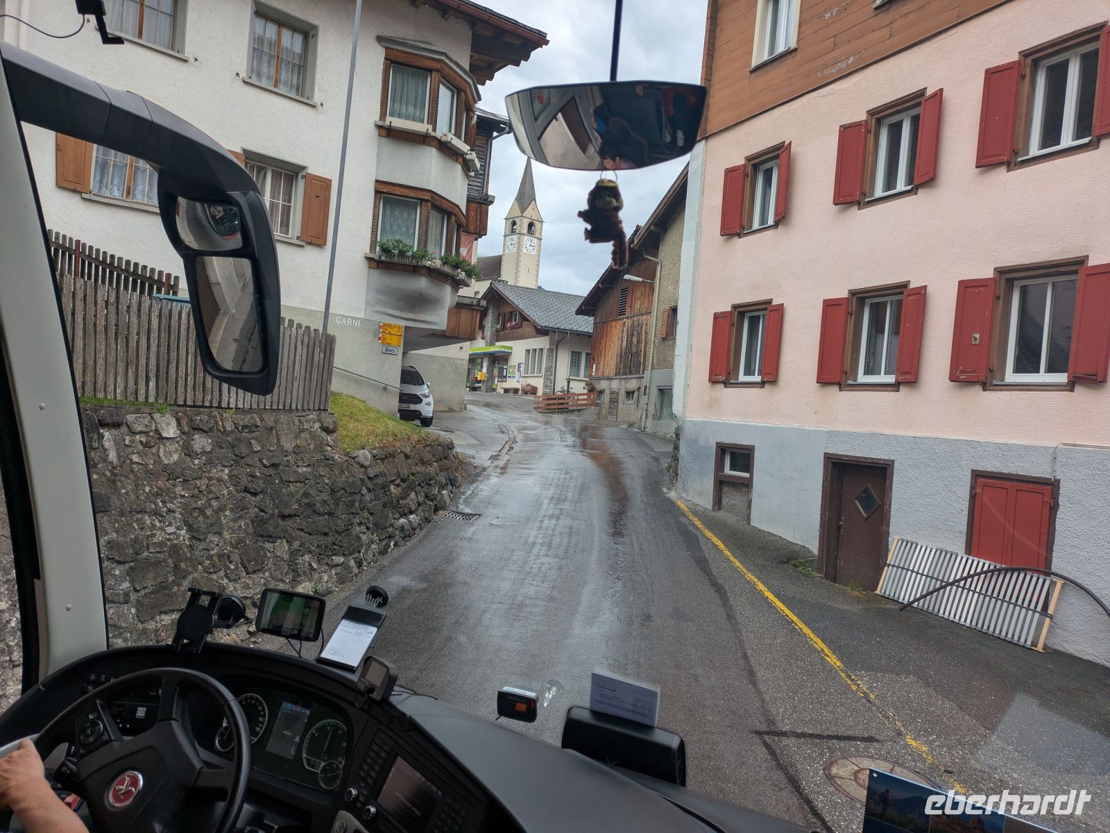 Hier wurde es sehr eng für unseren Bus &ndash; &copy; Günter Thomas Menzel (Eberhardt TRAVEL)