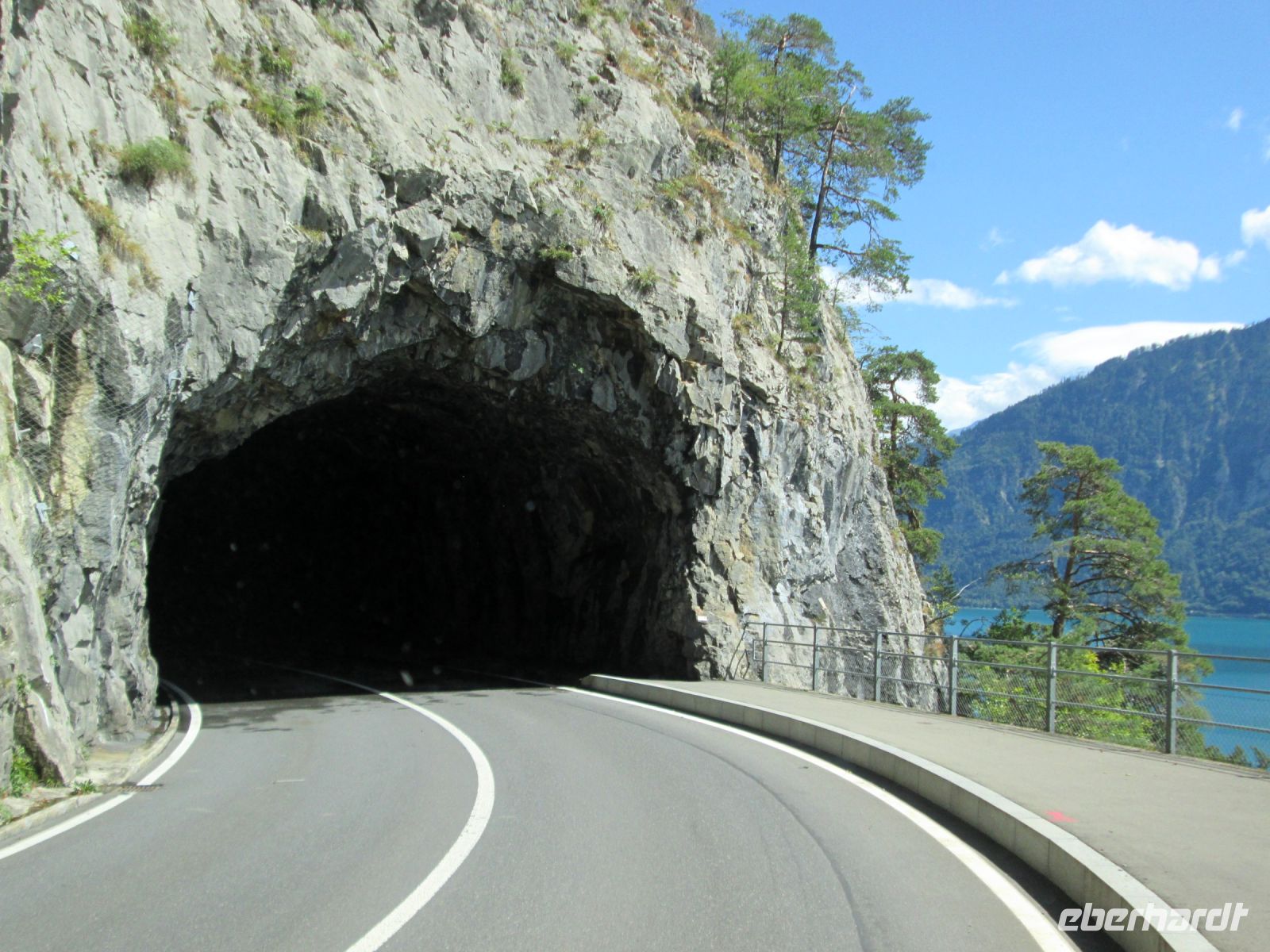 Galerie am Thunersee-Nordufer &ndash; &copy; Heike Heinen (Eberhardt TRAVEL)