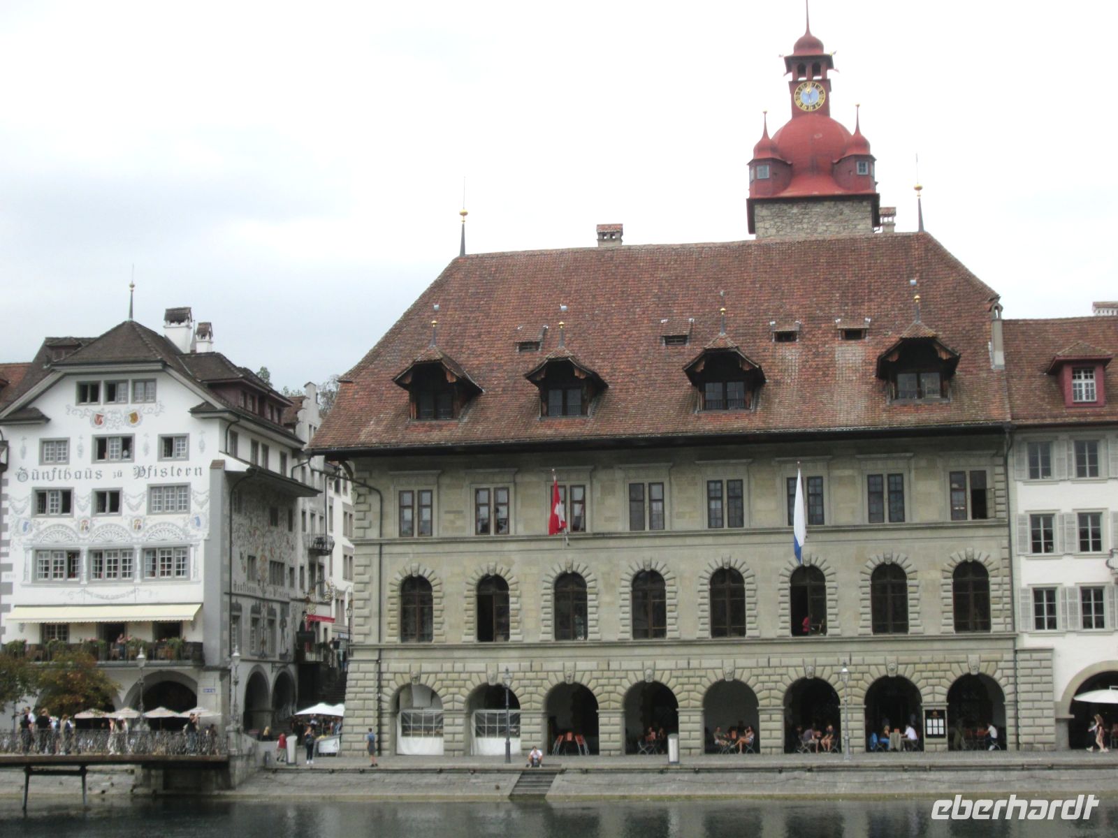 Luzern: Rathaus von der Reuss-Seite &ndash; &copy; Heike Heinen (Eberhardt TRAVEL)