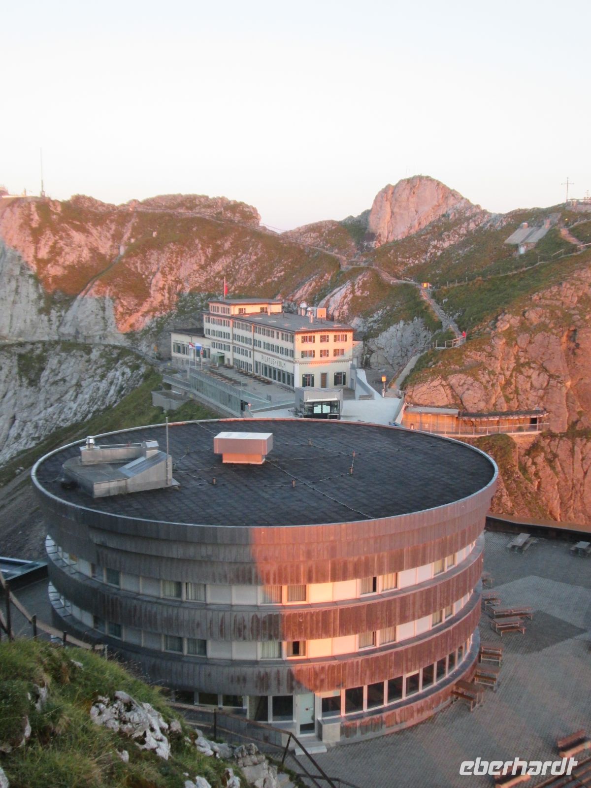 Pilatus-Hotels im frühen Morgenlicht &ndash; &copy; Heike Heinen (Eberhardt TRAVEL)