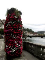 Blumensäule an der Reuss &ndash; &copy; Heike Heinen (Eberhardt TRAVEL)