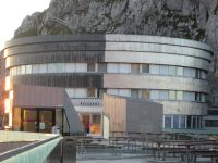 Hotel Bellevue auf dem Pilatus mit Treppen zum 