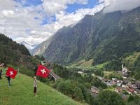Fahrt mit dem Gotthard Panorama Express (Fahnenschwinger von Wassen) &ndash; &copy; Katrin Deutschbein (Eberhardt TRAVEL)