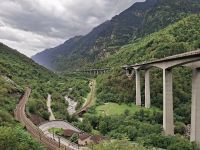 Fahrt mit dem Gotthard Panorama Express (Leventina-Tal - Biaschina-Viadukt)  &ndash; &copy; Katrin Deutschbein (Eberhardt TRAVEL)