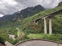 Fahrt mit dem Gotthard Panorama Express (Leventina-Tal - Biaschina-Viadukt)  &ndash; &copy; Katrin Deutschbein (Eberhardt TRAVEL)