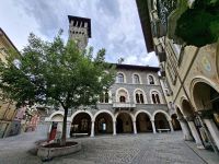 Bellinzona (Piazza Nosetto mit dem Palazzo Civico bzw. Rathaus) &ndash; &copy; Katrin Deutschbein (Eberhardt TRAVEL)