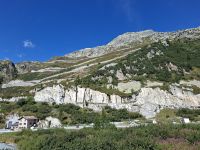 Fahrt auf der Furka-Bergstrecke (Blick zur Grimsel-Passstrasse) &ndash; &copy; Katrin Deutschbein (Eberhardt TRAVEL)