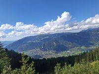 Fahrt von der Schynigen Platte nach Wilderswil (Blick auf Interlaken) &ndash; &copy; Katrin Deutschbein (Eberhardt TRAVEL)