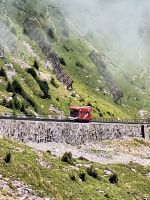 027 Ausflug zum Niesen - auf dem Niesen - Blick zur Niesenbahn &ndash; &copy; Annette Probst-Weise (Eberhardt TRAVEL)
