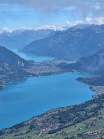 031 Ausflug zum Niesen - auf dem Niesen - Blick über den Thunersee und den Brienzersee dazwischen Interlaken &ndash; &copy; Annette Probst-Weise (Eberhardt TRAVEL)