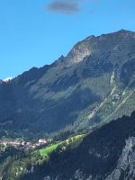 112 Ausflug auf das Schilthorn - Talfahrt - Blick nach Wengen &ndash; &copy; Annette Probst-Weise (Eberhardt TRAVEL)