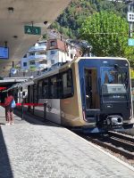 329 Vitznau - Moderner Zug &ndash; &copy; Annette Probst-Weise (Eberhardt TRAVEL)