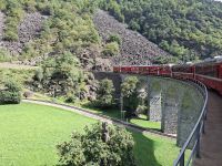 Fahrt mit dem Bernina-Express... (Kreisviadukt von Brusio)