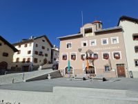 Engadin-Rundfahrt (Zuoz - Plaz mit Rathaus)