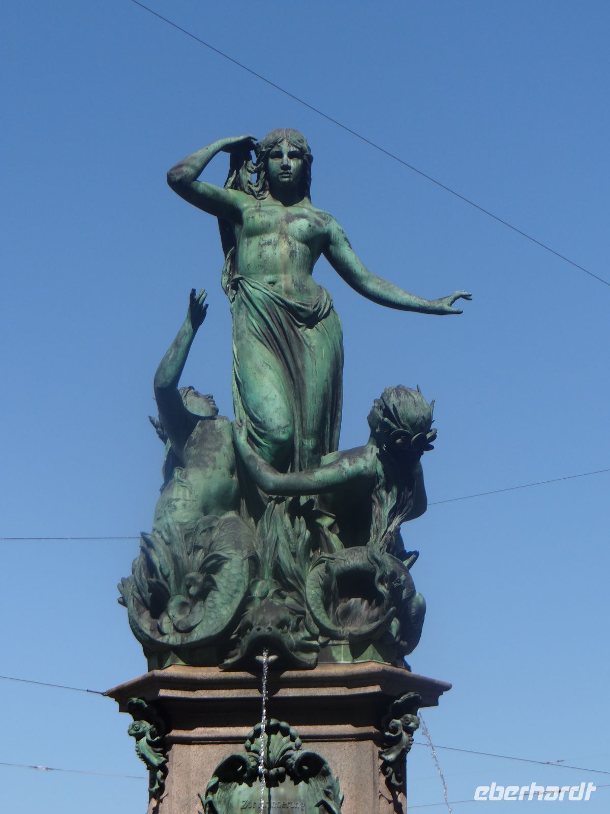 •	St. Gallen, der zuverlässigen Wasserversorgung der Stadt wurde mit dem Brunnen ein Denkmal gesetzt. &ndash; &copy; Vivian Kreft (Eberhardt TRAVEL)
