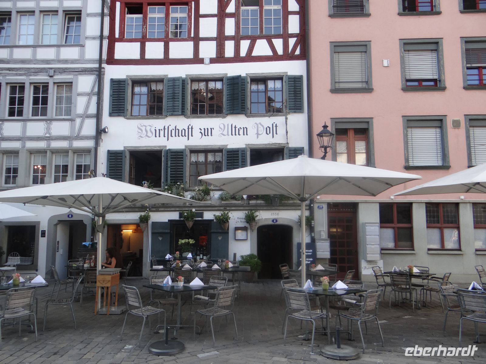 St. Gallen, in der schönen Altstadt laden viele Lokale zum Bleiben ein.  &ndash; &copy; Vivian Kreft (Eberhardt TRAVEL)