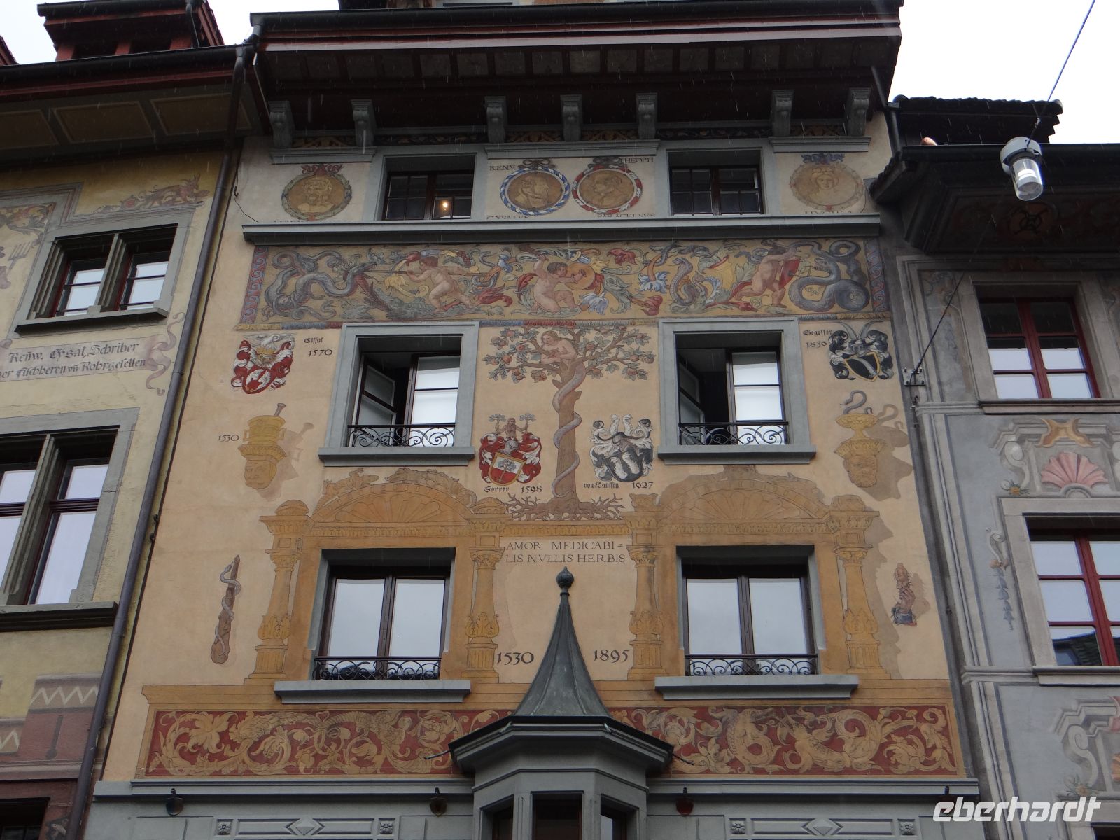 Luzern, eine Apotheke, die nicht für alles ein Mittel hat, denn „Gegen die Liebe ist kein Kraut gewachsen“. &ndash; &copy; Vivian Kreft (Eberhardt TRAVEL)