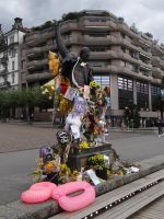 Dem Queensänger Freddy Mercury ist ein Denkmal gewidmet. &ndash; &copy; Vivian Kreft (Eberhardt TRAVEL)