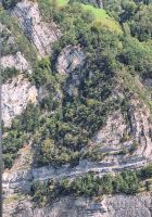 070 Schifffahrt auf dem Vierwaldstättersee - Faltung der Felsen &ndash; &copy; Annette Probst-Weise (Eberhardt TRAVEL)