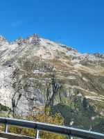 169 Fahrt über den Grimselpass - Blick zur Furka-Passstraße &ndash; &copy; Annette Probst-Weise (Eberhardt TRAVEL)