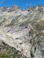 173 Fahrt über den Grimselpass - Blick zum Bett des Rhônegletschers &ndash; &copy; Annette Probst-Weise (Eberhardt TRAVEL)
